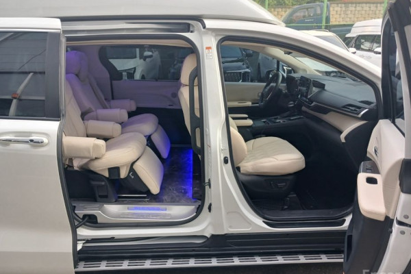 2021 Toyota Sienna с пробегом 70 000 км