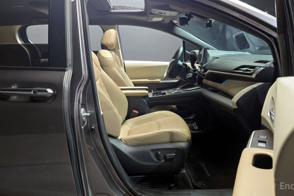 2022 Toyota Sienna с пробегом 83 568 км