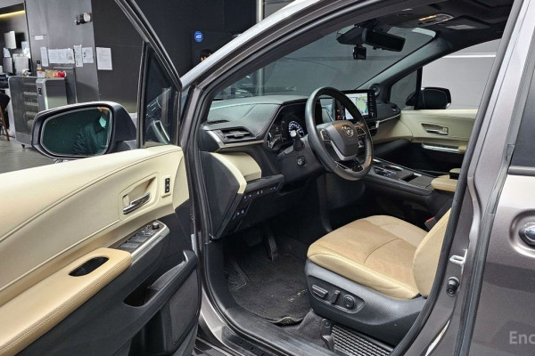 2022 Toyota Sienna с пробегом 83 568 км