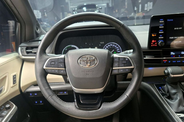 2022 Toyota Sienna с пробегом 83 568 км