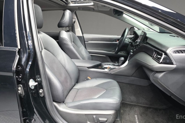 2023 Toyota Camry с пробегом 10 966 км