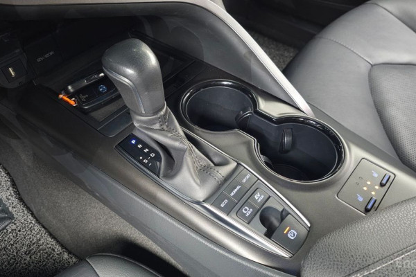 2021 Toyota Camry с пробегом 50 659 км