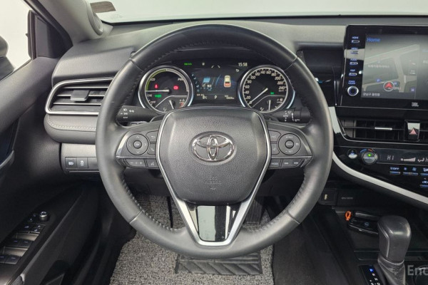 2021 Toyota Camry с пробегом 50 659 км