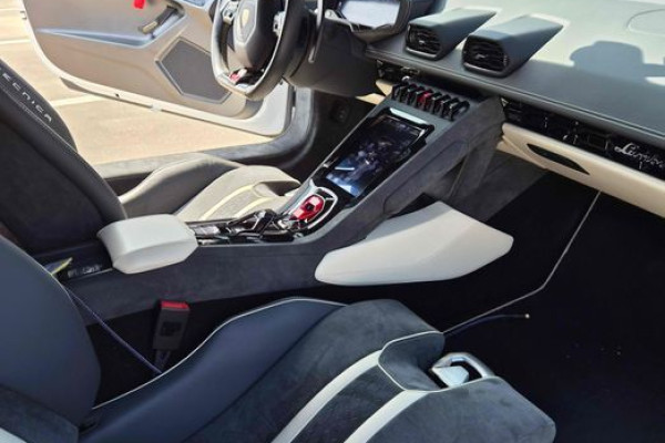 2023 Lamborghini Huracán с пробегом 19 900 км