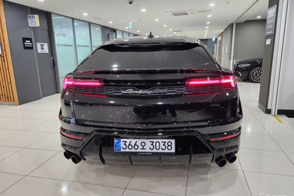 2025 Lamborghini Urus с пробегом 58 км