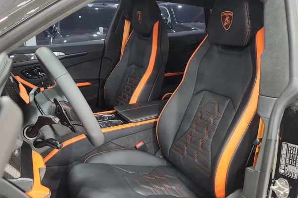 2025 Lamborghini Urus с пробегом 58 км