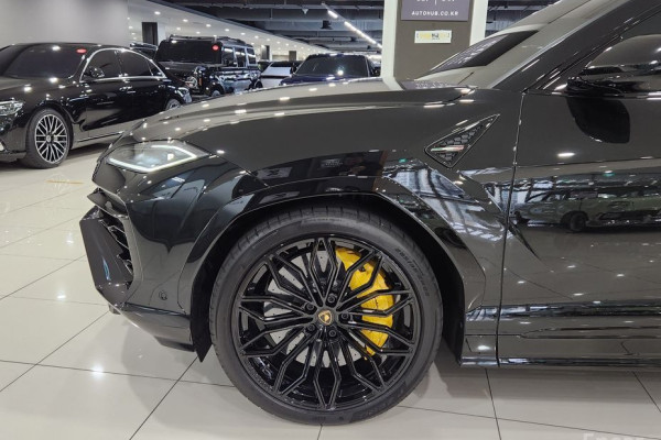 2025 Lamborghini Urus с пробегом 58 км
