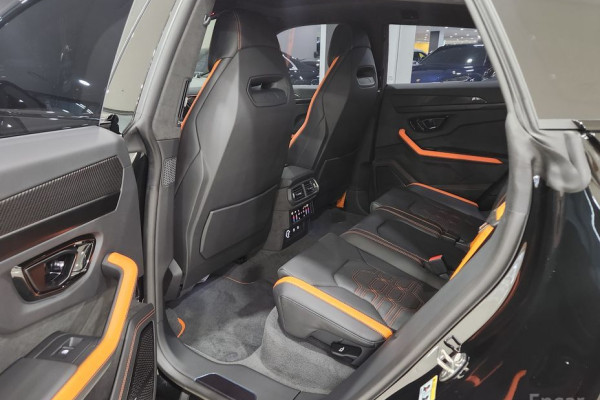 2025 Lamborghini Urus с пробегом 58 км