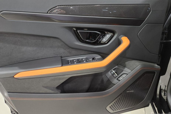 2025 Lamborghini Urus с пробегом 58 км