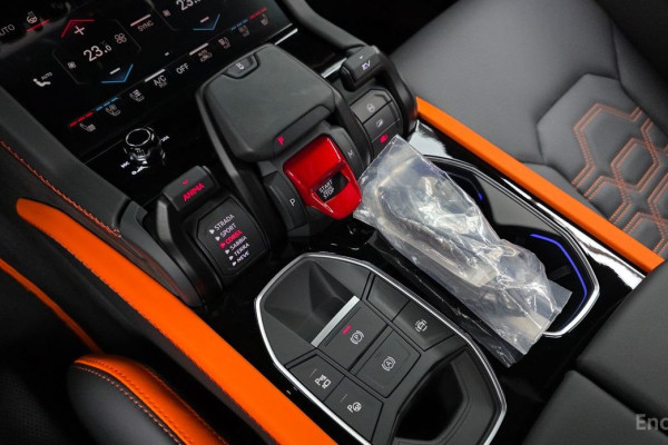 2025 Lamborghini Urus с пробегом 51 км