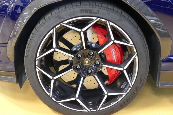 2023 Lamborghini Urus с пробегом 6 699 км