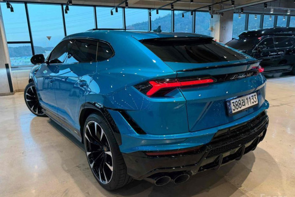 2024 Lamborghini Urus с пробегом 4 000 км