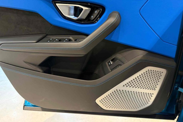 2024 Lamborghini Urus с пробегом 4 000 км