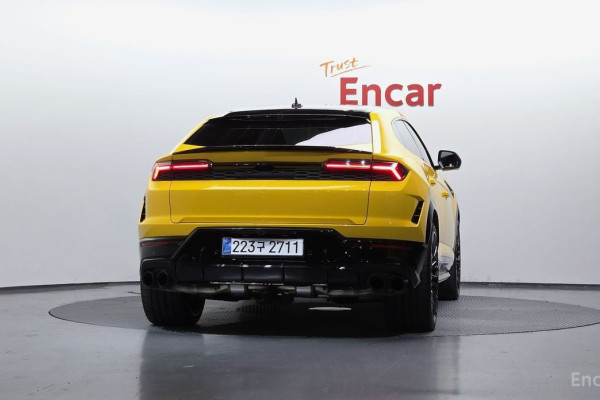 2025 Lamborghini Urus с пробегом 4 821 км