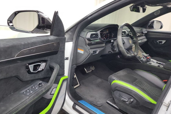 2023 Lamborghini Urus с пробегом 18 645 км