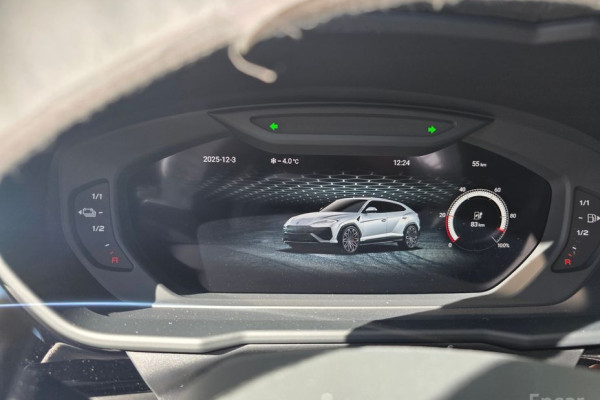 2025 Lamborghini Urus с пробегом 10 км