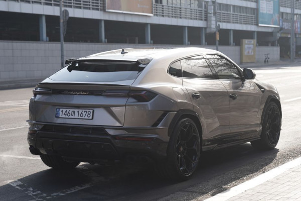 2024 Lamborghini Urus с пробегом 940 км