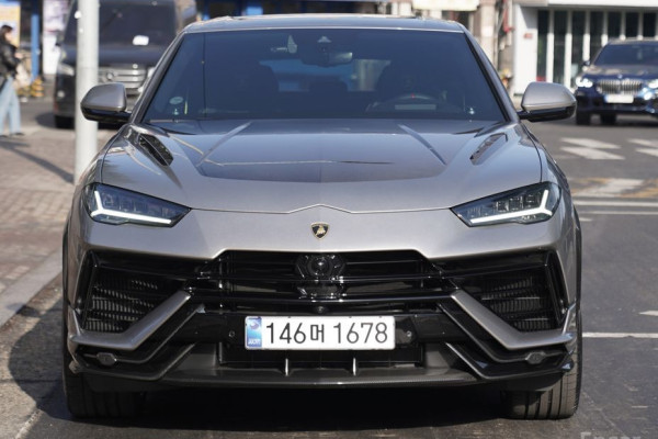2024 Lamborghini Urus с пробегом 940 км