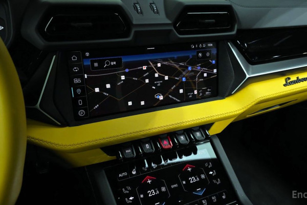 2025 Lamborghini Urus с пробегом 4 821 км