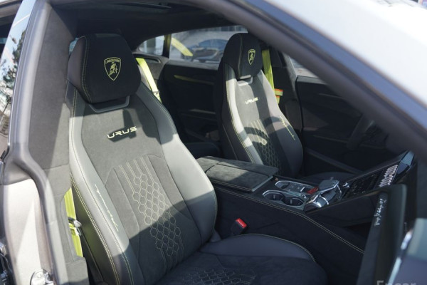 2024 Lamborghini Urus с пробегом 940 км