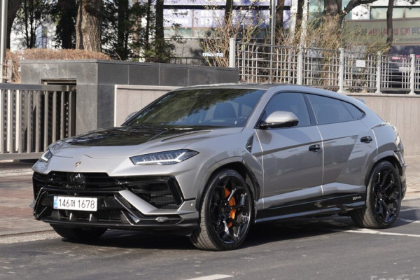 2024 Lamborghini Urus с пробегом 940 км