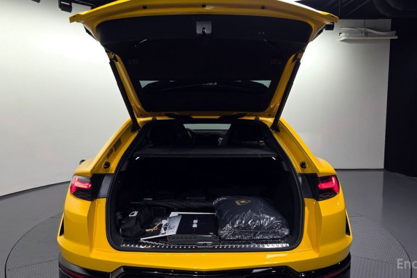 2025 Lamborghini Urus с пробегом 4 821 км