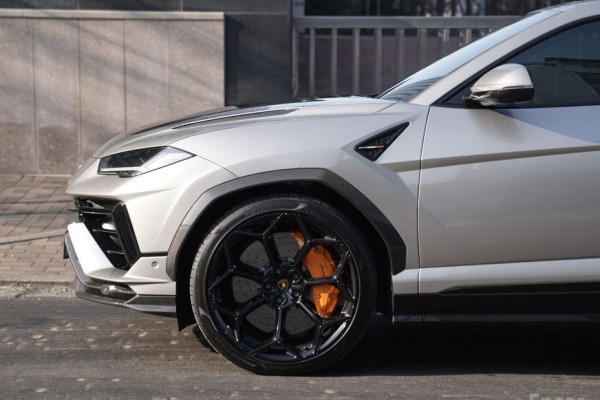 2024 Lamborghini Urus с пробегом 940 км