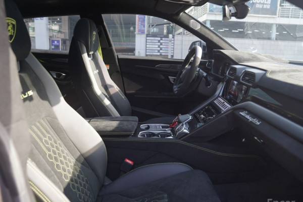 2024 Lamborghini Urus с пробегом 940 км