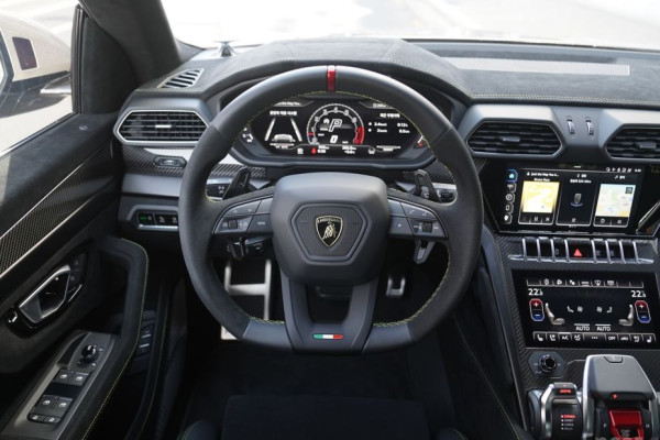 2024 Lamborghini Urus с пробегом 940 км