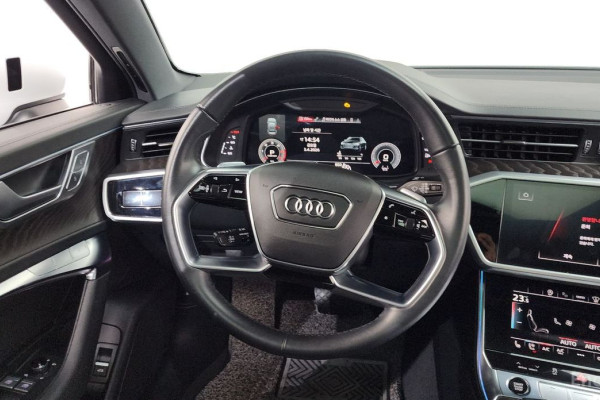 2022 Audi A6 с пробегом 137 541 км