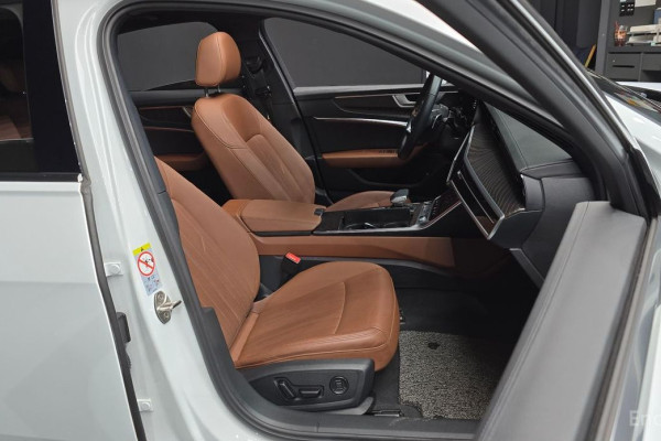2022 Audi A6 с пробегом 43 960 км