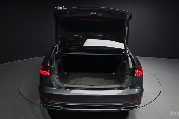 2022 Audi A6 с пробегом 30 337 км