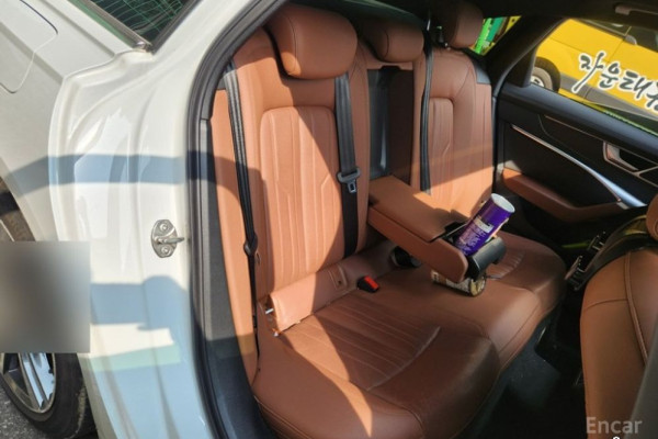 2021 Audi A6 с пробегом 43 875 км