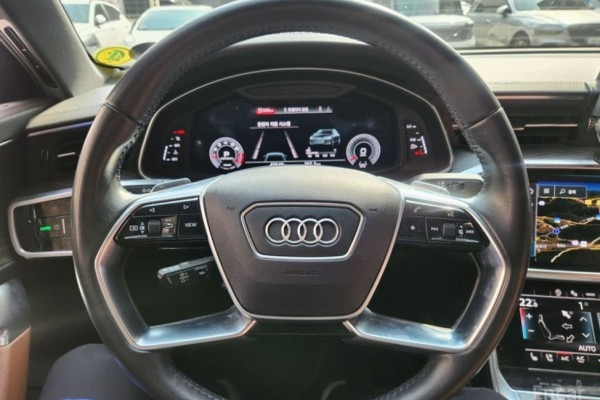 2021 Audi A6 с пробегом 43 875 км