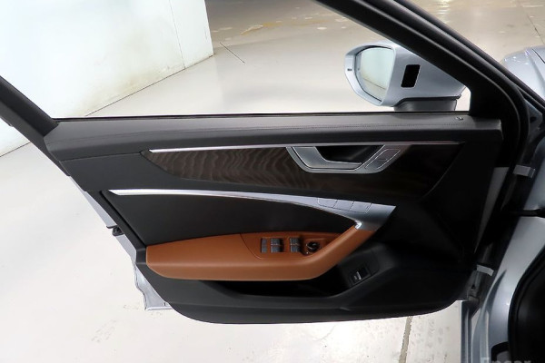 2022 Audi A6 с пробегом 17 000 км