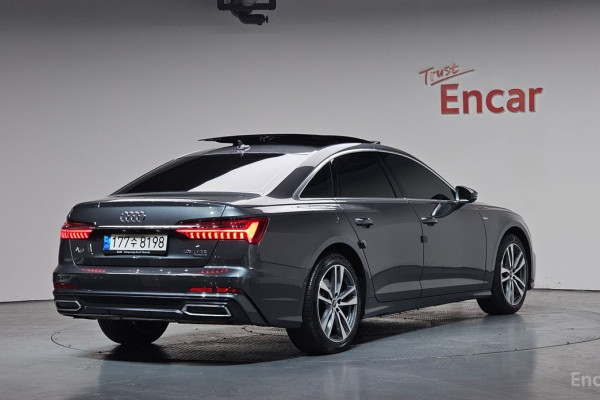 2022 Audi A6 с пробегом 64 043 км