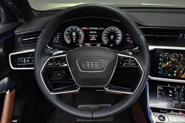 2022 Audi A6 с пробегом 64 043 км