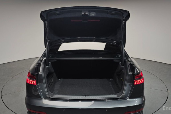 2022 Audi A6 с пробегом 64 043 км