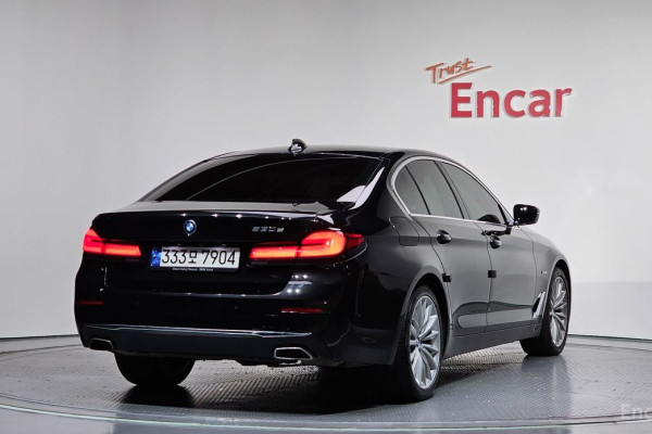 2023 BMW 5 серии с пробегом 52 220 км