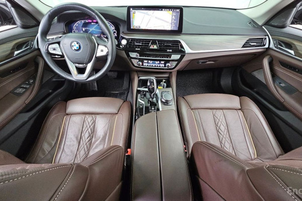 2023 BMW 5 серии с пробегом 52 220 км