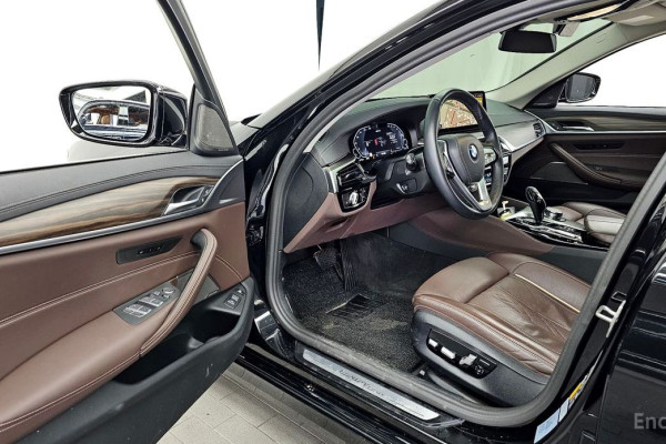 2023 BMW 5 серии с пробегом 52 220 км