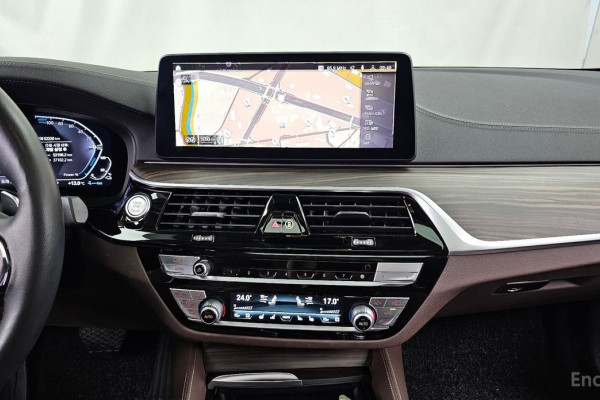 2023 BMW 5 серии с пробегом 52 220 км