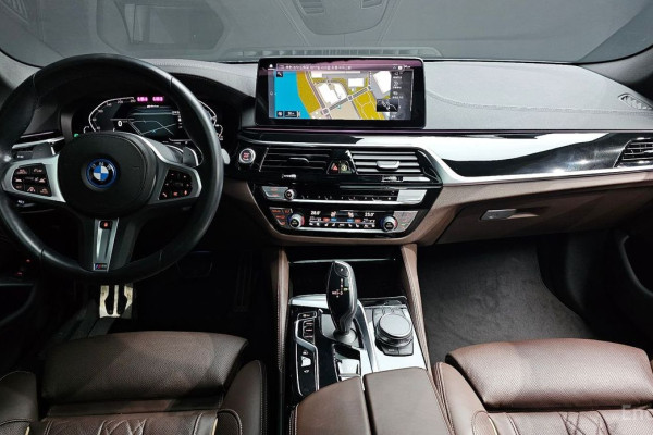 2023 BMW 5 серии с пробегом 22 927 км