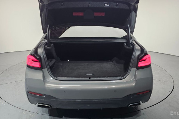 2022 BMW 5 серии с пробегом 76 062 км