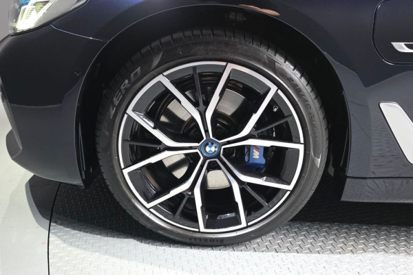 2022 BMW 5 серии с пробегом 46 477 км