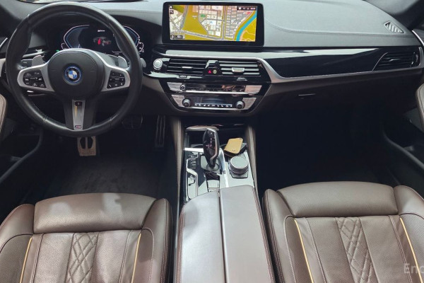 2022 BMW 5 серии с пробегом 59 392 км