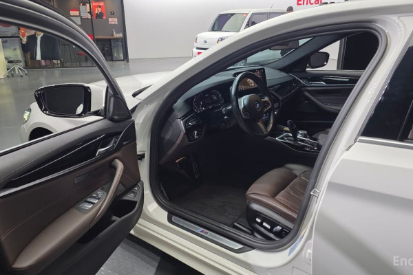 2022 BMW 5 серии с пробегом 59 392 км