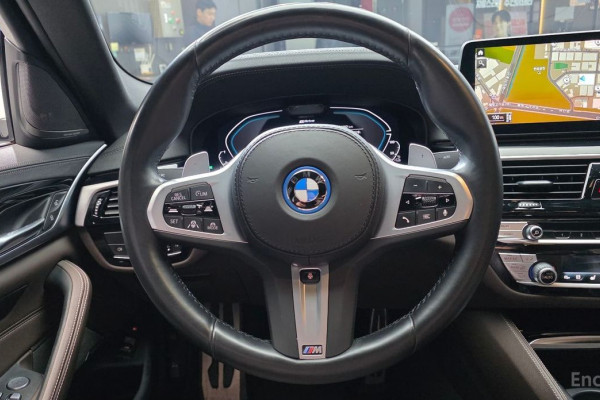 2022 BMW 5 серии с пробегом 59 392 км