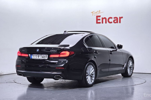 2022 BMW 5 серии с пробегом 65 753 км