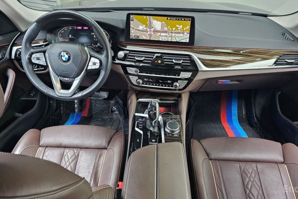 2022 BMW 5 серии с пробегом 65 753 км